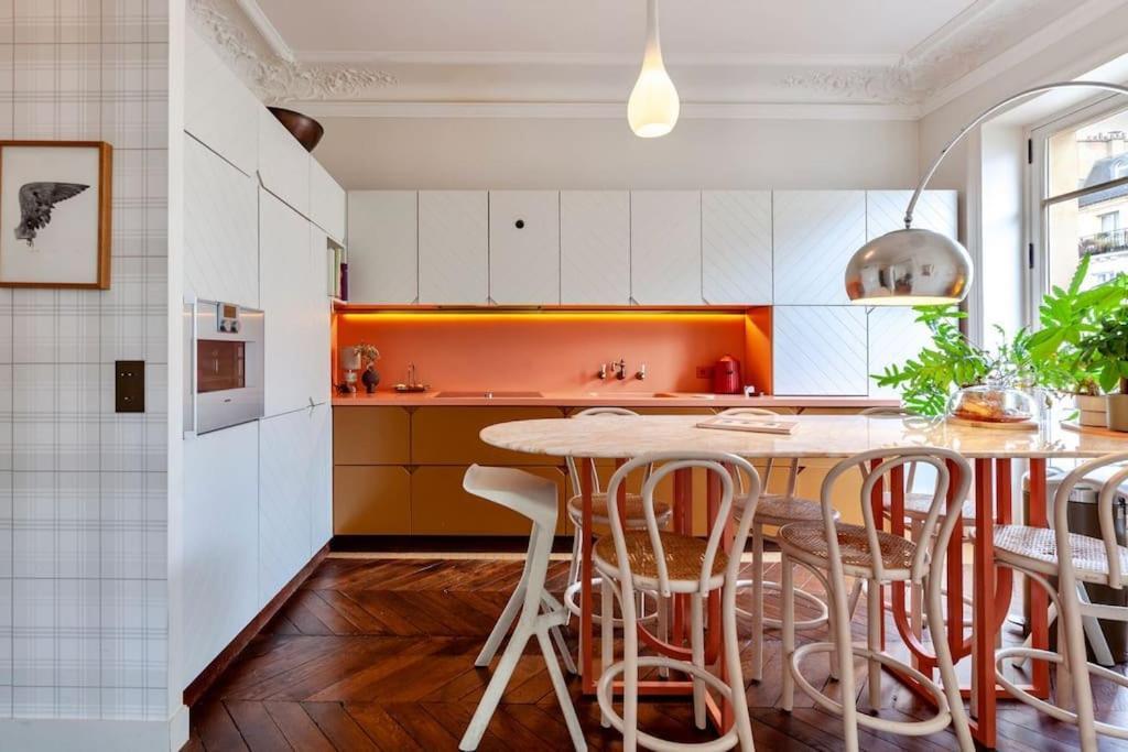 Lux Art Deco, Voltaire Apartment